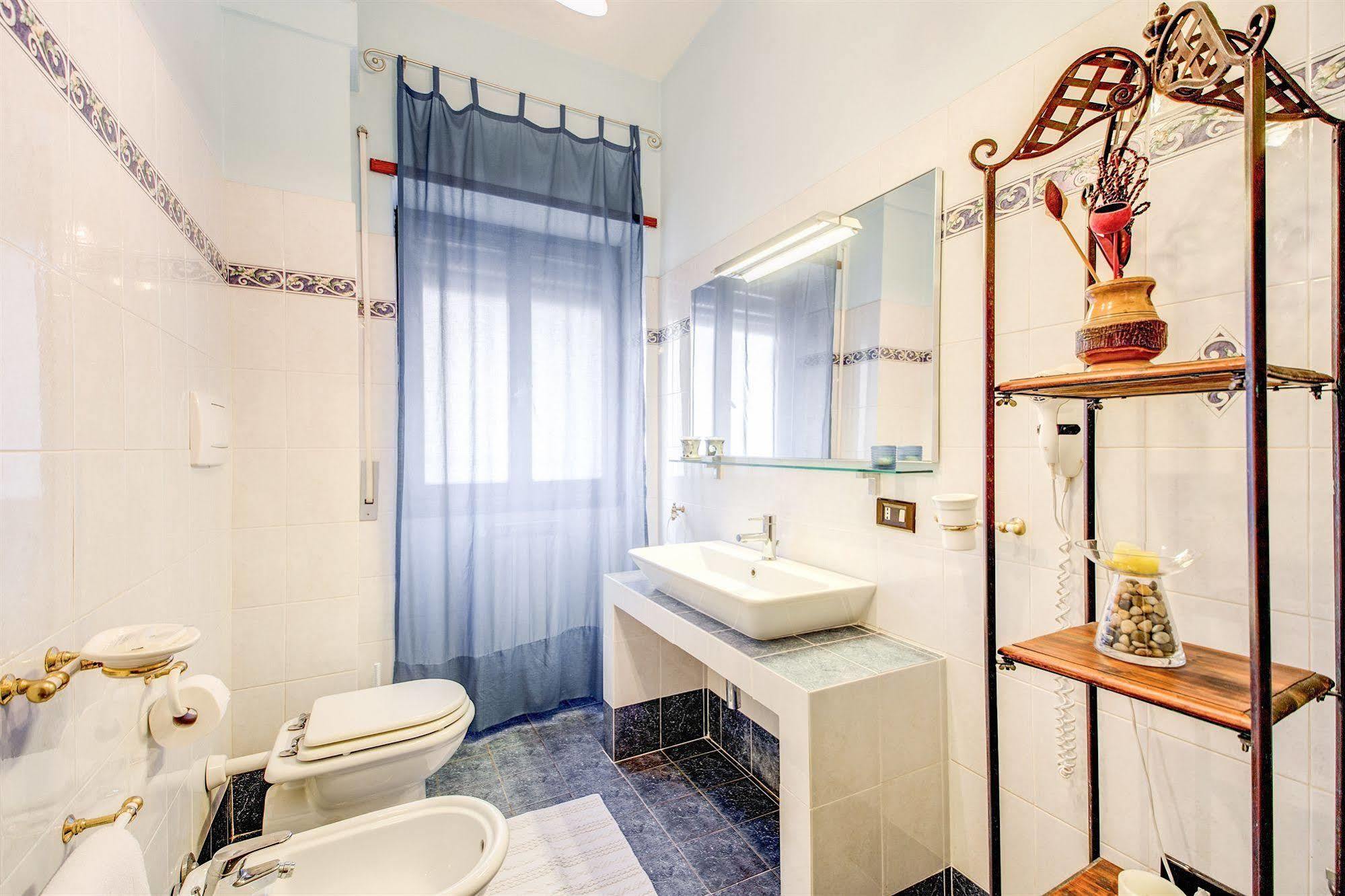 Domus Cornelia Bed & Breakfast Rome Bagian luar foto
