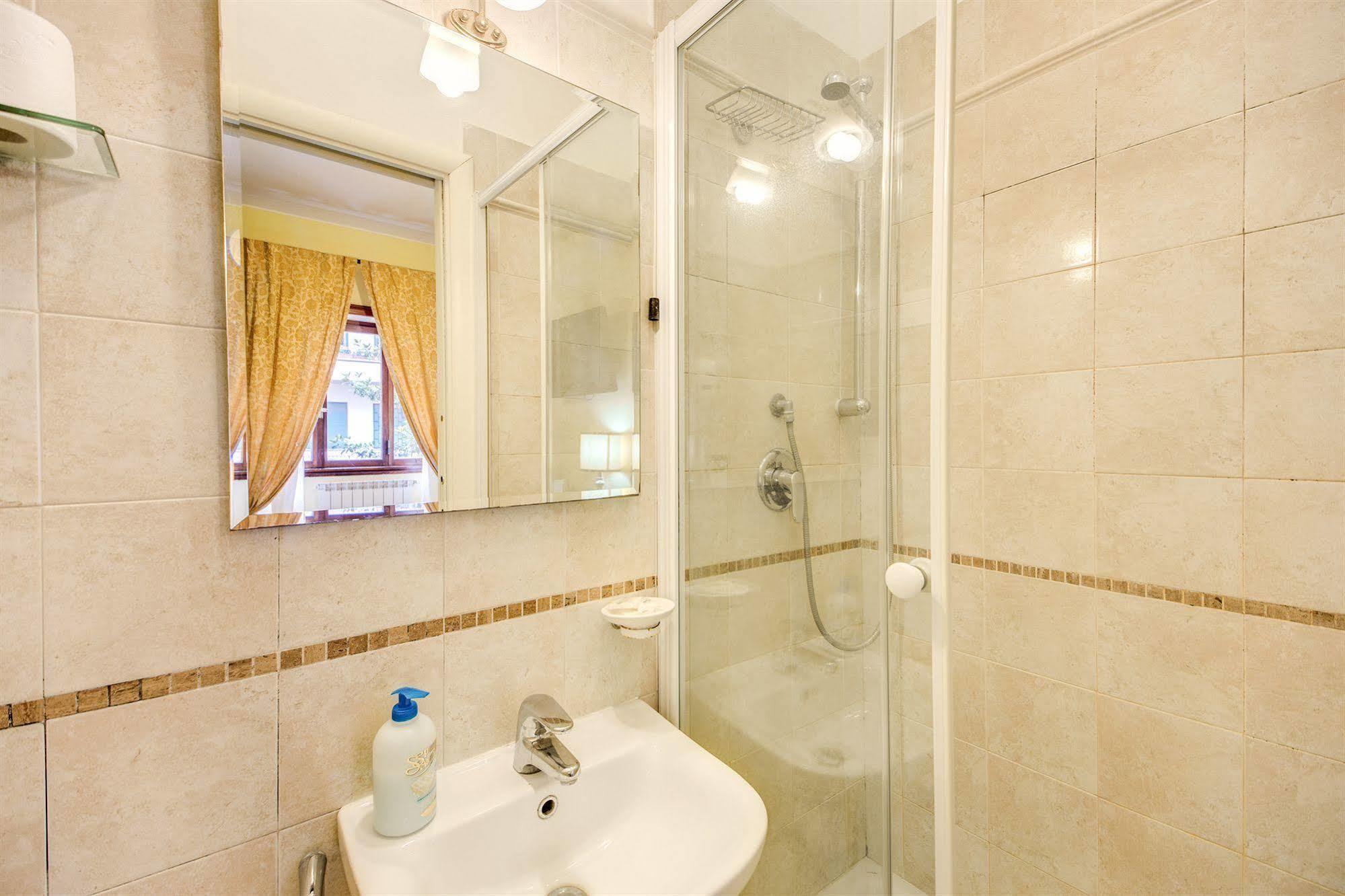 Domus Cornelia Bed & Breakfast Rome Bagian luar foto