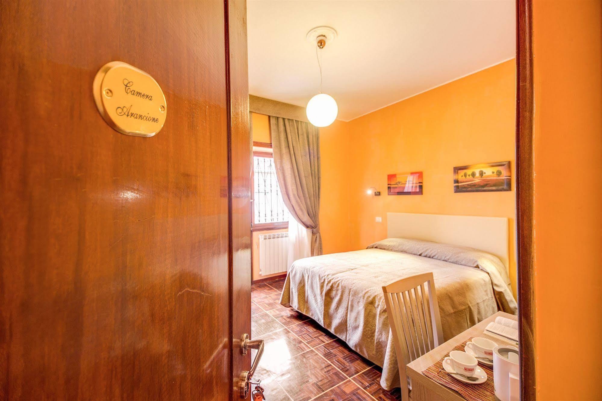Domus Cornelia Bed & Breakfast Rome Bagian luar foto